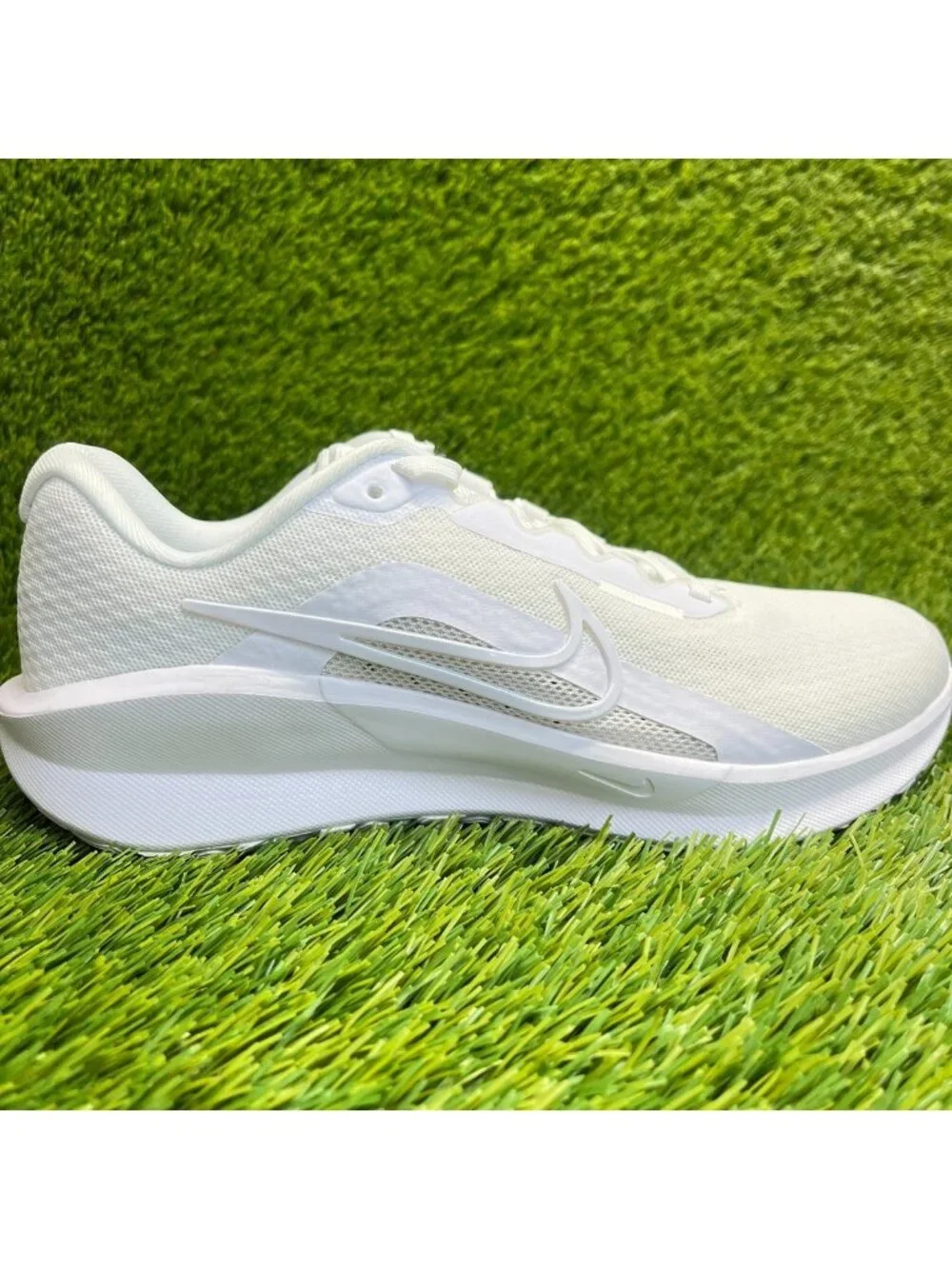 Nike Downshifter 13 Mens Size 7 White Athletic Running Walking Shoes Sneakers